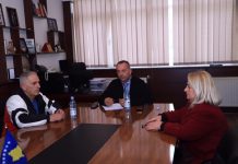 Në Deçan dakordohen për ndërprerjen e grevës, dorëhiqet kryetari i sindikatës në këtë komunë