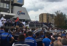 Punëtorët e larguar nga KEDS në protestë para Pallatit të Drejtësisë