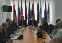 Kryetari i Obiliqit takohet me drejtorët e shkollave, kërkon që mësimi të fillojë