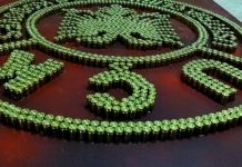 Emblema e UÇK-së me 2100 fishekë që do t’i dhurohet bashkëluftëtarit të Adem Jasharit