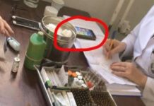 Doktoresha nuk e ndal lojën ‘Ludo’ derisa e kontrollon pacientin