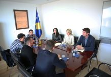 Hoxha: Çdo pengesë për rininë është pengesë për integrimin euro-atlantik