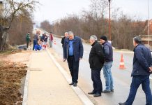 Veliu inspekton punimet në ndërtimin e trotuarit në Dumnicë