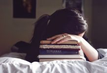 Studimi konfirmon, të rriteni të rrethuar me libra ju bënë mirë