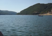 Podujevë, në barkë të lundrimit i gjendet pushka e gjuetisë pa leje