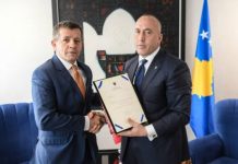 Haradinaj i dorëzon Remit medaljen ‘Gjergj Kastrioti-Skënderbeu’