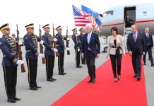 Bill Clinton arrin në Kosovë