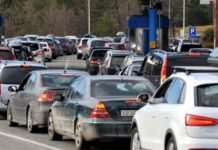 Mërgimtarët ja mësyjnë Kosovës për pushime, nisin kolonat nëpër pikat kufitare