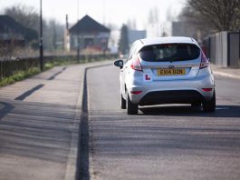 Britani e Madhe, vozitësit e rinj mund të ndalohen së vozituri natën