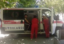 Temperaturat e larta, rreth 20 persona brenda ditës kërkojnë ndihmë nga autoambulanca e vendosur në sheshin “Skënderbeu”