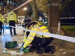 Sulm me thikë në Londër, një i vdekur dhe një i plagosur