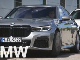 Largoni duart, BMW-ja del nga vendparkimi në mënyrë automatike