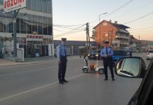 Aksident në Prishtinë, vetura godet karrocën e personit me nevoja të veçanta