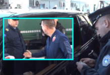 Momenti kur polici i Kosovës ia lë dorën e zgjatur zyrtarit të Zvezdës