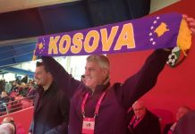Thaçi tenton të përfitojë nga mikpritja e bërë nga qytetarët për kombëtaren angleze