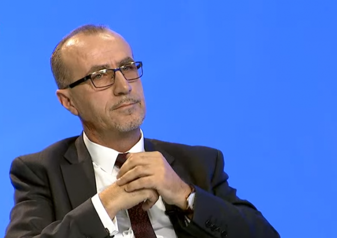 Haxhiu akuzon Qeverinë për shkarkimin e vëllait: Hakmarrje e drejtpërdrejtë e Albin Kurtit