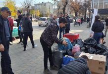 Llapjanët zemërgjerë, hapin dyert shqiptarëve për strehim – grumbullohen ndihma të shumta