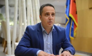 Driton Selmanaj në stilin e Atifete Jahjagës, ia huq me të madhe, mendon se Kosova sot i fiton tri pikë