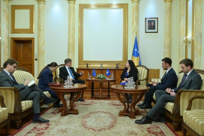 2020_02_11_Kryetarja-e-Kuvendit-Osmani-“Sundimi-i-ligjit-parakusht-për-zhvillim-ekonomik-dhe-mirëqenie”-1-850x567