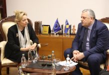 Ministri Veliu priti në takim shefen e zyrës së BE-së në Kosovë, Nataliya Apostolova