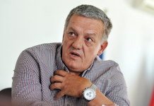 Arsim Gërxhaliu ironizon me mjekët kosovarë, nuk mbrohet coronavirusi me maska, por me këto gjëra