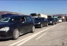 Kosovarët festojnë pavarësinë në Shqipëri: Rikthehemi në familjet kuksiane që i pritën gjatë luftës…