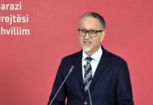 Arben Vitia thotë se sigurimet shëndetësore janë prioritet, i shqetësuar për ikjen e profesionistëve