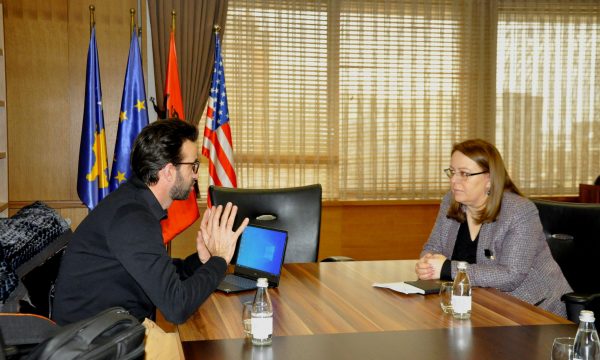 foto1-takimi-me-zvministrin-600x360
