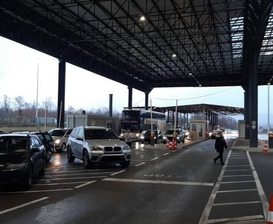 Shtohen kolonat në kufijtë e Kosovës, kjo është gjendja aktuale
