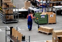 Zbutja e masave kufizuese në Gjermani, pas një muaji izolim total hapen dyert e dyqaneve dhe kopshteve zoologjike