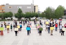 Aksion simbolik në Prishtinë kundër shembjes së Teatrit në Tiranë