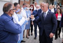 Haradinaj: Të mbahet mend heroizmi i personelit mjekësor në luftën kundër Covid-19