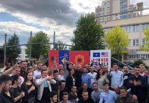 Veseli shënon 21-vjetorin e Çlirimit me fëmijët e dëshmorëve, martirëve e veteranëve