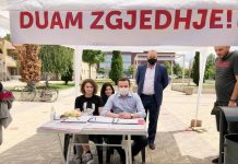 Albin Kurti në Podujevë, viziton pikat e mbledhjes së nënshkrimeve për zgjedhje
