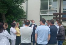 Infermierët kërkojnë që pagesa për ndërrimin e natës të rritet për 100 për qind