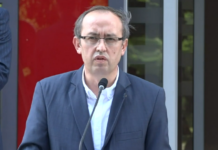 Hoti e përsërit: Mbani maskat, distancën sociale dhe higjienën