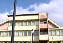 Dy punëtorë shëndetësorë në Podujevë të infektuar me COVID-19