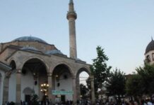 Vazhdon dilema e namazit të Bajramit, Zemaj kundër, BIK pro