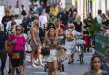 Ekonomia e Suedisë përballon më lehtë koronavirusin