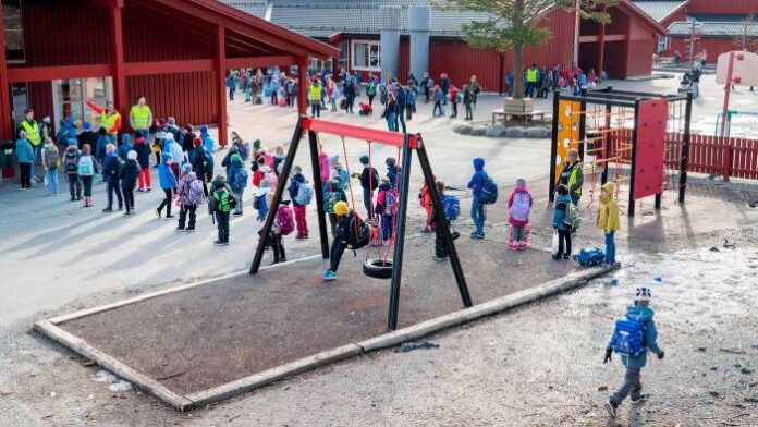 https___d1e00ek4ebabms.cloudfront.net_production_bb676f19-c5bf-4a68-8960-d661f8dcc571