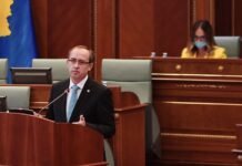 Hoti kritikon Qeverinë: Protokolli e tregon saktë kur mbyllen shkollat, mos t’ua lemë këtë përgjegjësi drejtorëve