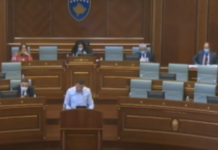 Çka ndodhë nëse një mësimdhënës infektohet me COVID-19? Flet ministri i Arsimit
