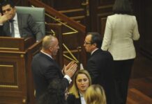 S’ndalen përplasjet LDK-AAK, deputeti i Haradinajt kritikon kryeministrin Hoti