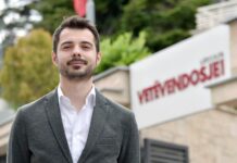 Kryeziu: PDK po gjen arsyetime për të mos rrëzuar Qeverinë Hoti