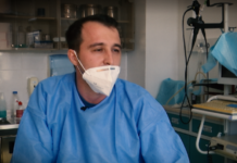 Rrëfimi i doktorit nga Podujeva për një rast të ndjeshëm me COVID-19: Babai 83 vjeç shpëtoi, ndërkaq i biri i tij 42 vjeçar vdes nga coronavirusi