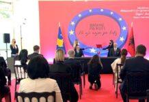 Nënshkruhen marrëveshjet mes Kosovës dhe Shqipërisë