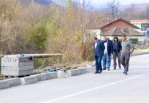 Rrugët në Pollatë të Podujevës po bëhen me trotuare
