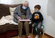 99-vjeçarja i rikthehet lojërave kompjuterike pasi mundi COVID-19