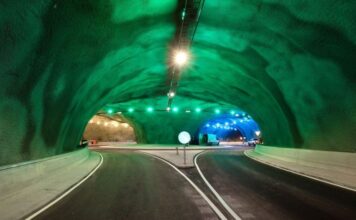 Si duket rrethrrotullimi nën Oqeanin Atlantik?