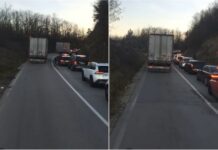 Kolona deri në tri kilometra pati edhe sot në Merdare
